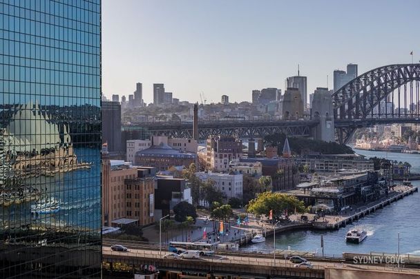 Light Filled One Bedroom | Unfurnished - Photo 1