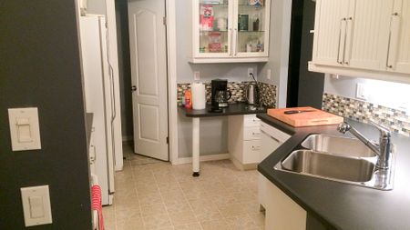 3 Bedroom Townhouse For Rent In Skyrattler: Pet Friendly. - Photo 2