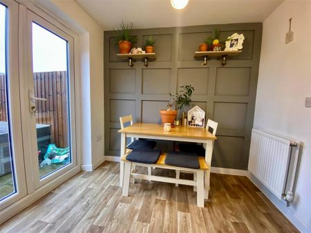 2 bedroom semi-detached house to rent - Photo 5