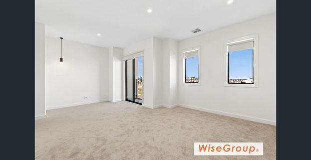 Modern Family Living in the Heart of Clyde - Photo 1