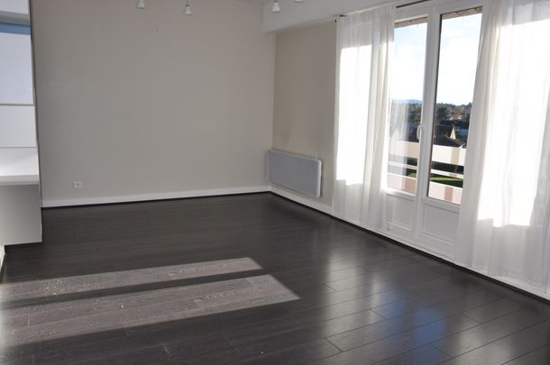 Location Appartement 5 pièces 76m² LAPALISSE 03120 - Photo 1