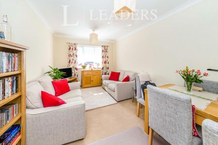 1 bedroom flat to rent - Photo 2
