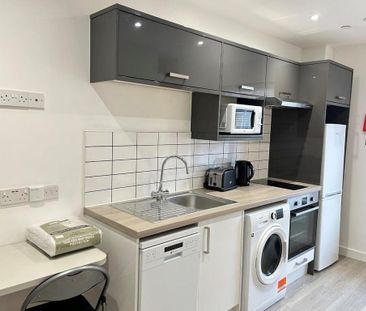 Studio to rent - Photo 6
