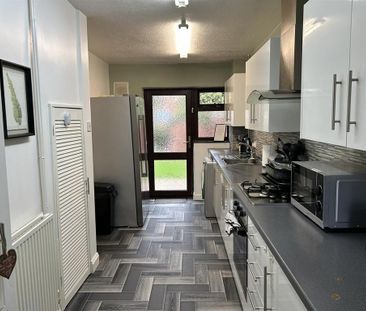 3 bedroom terraced house to rent - Photo 2