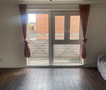 3 Bed Flat, Maryland Street, E15 - Photo 2