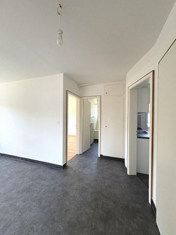 Schöne, frisch sanierte 3.5-Zimmer-Wohnung mit zwei Balkonen - Photo 3