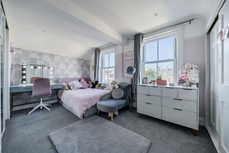 4 bedroom detached house to rent - Photo 4