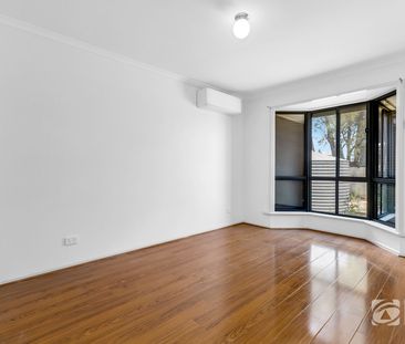 19 Beach Road, St Kilda - Photo 3