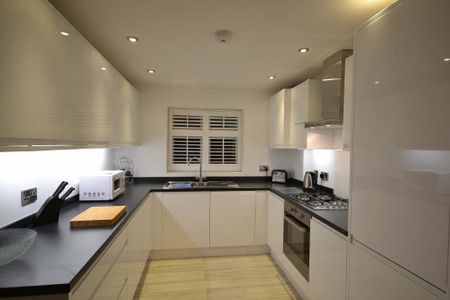 Felpham Road, Felpham, West Sussex, PO22 7DF - Photo 4