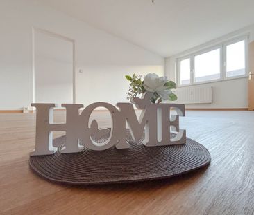 Viele Einkaufsmöglichkeiten und die Straßenbahn in der Nähe... - Foto 2