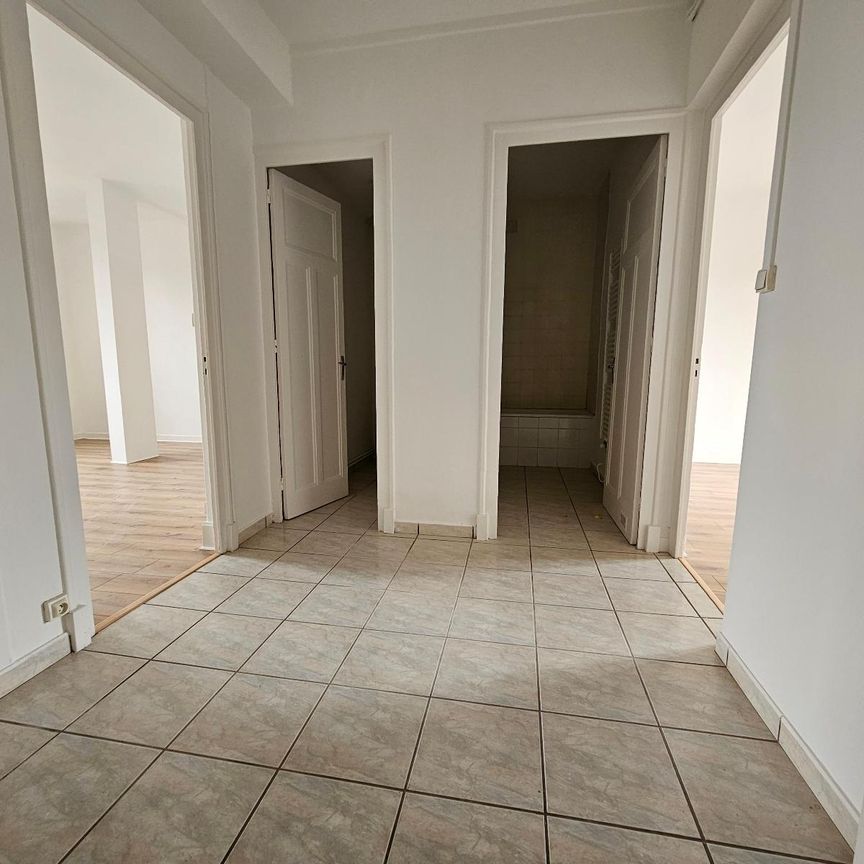 Location Appartement 4 pièces 103m² ST CHAMOND 42400 - Photo 1