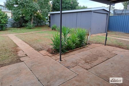 Tastefully renovated - Photo 4