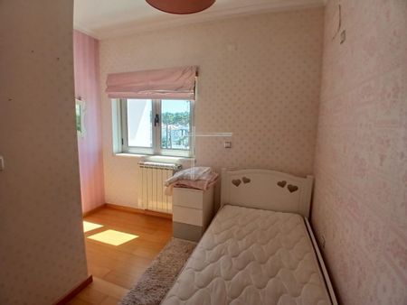 Luxury 5 room Detached House for rent in Quintinhas, Charneca de Caparica, Distrito de Setúbal - Photo 3