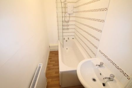 West Blackhall Street, Greenock - Photo 4