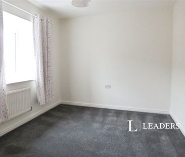 3 bedroom house to rent Faulkner Gardens, Wick, Littlehampton, BN17 - Photo 3