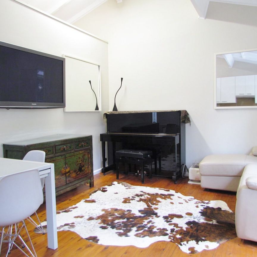 Charming Partly Furnished One-Bedroom in Quiet Chatswood Reserve - Photo 1