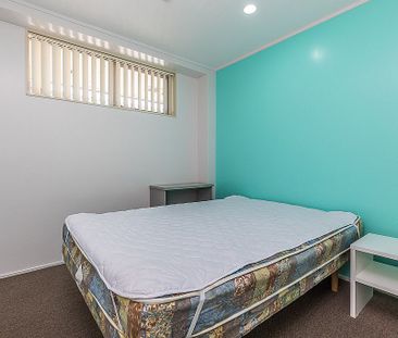 Funky Zest Apartment - Photo 1