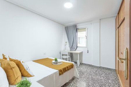 Calle Calvo Acacio, Valencia, Valencian Community 46017 - Photo 4