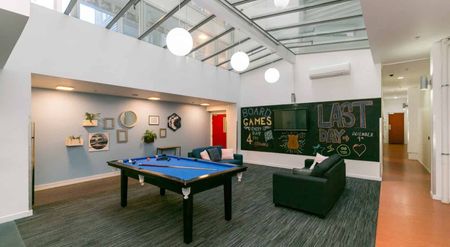 5 double bedroom furnished flat in heart of Student City - Photo 5