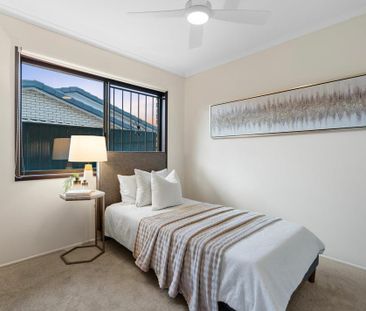 Spacious 3-Bedroom Family Home with Air Conditioning - Photo 5
