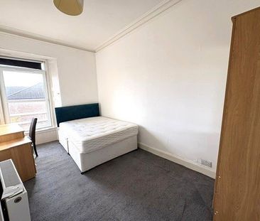 3 bedroom apartment to rent - Photo 5