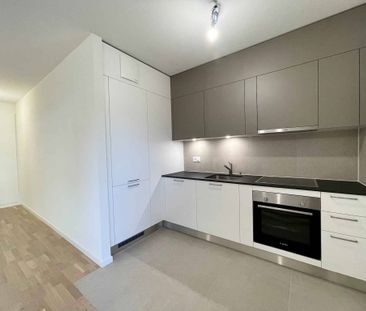 Charmant appartement de 2.5 pièces neuf avec terrasse et jardin - Photo 2