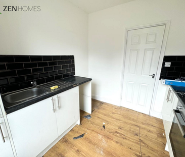3 bedroom flat to rent - Photo 2