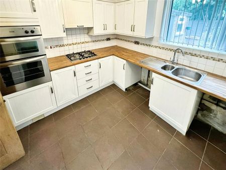 3 bedroom semi-detached house to rent - Photo 3