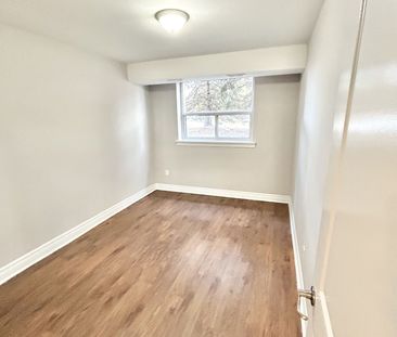 For Lease - 90 Twenty Fifth Street Unit# 32, Toronto, Ontario - Photo 1