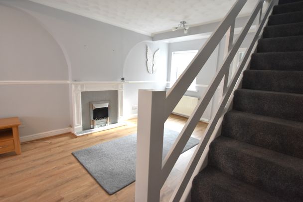 2 bedroom terraced house to rent - Photo 1