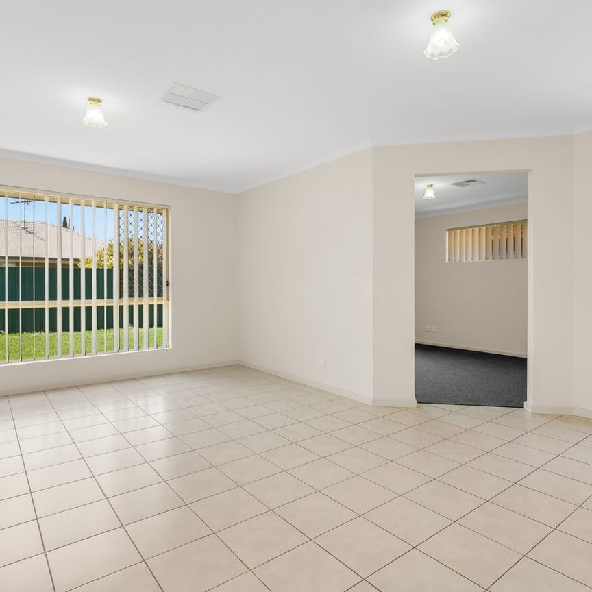 4 Bedroom family home in Blakeview - Photo 1