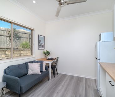 FURNISHED + ALL BILLS + WIFI INCLUDED - Photo 3