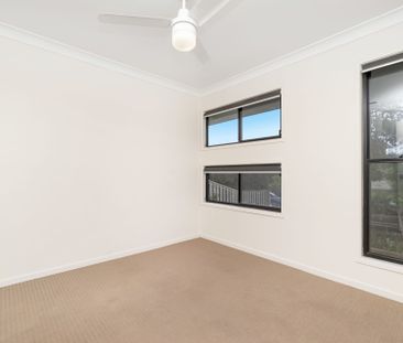 Modern Four Bedroom Family Home - Photo 2