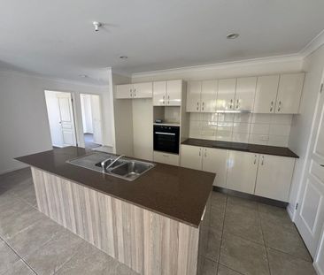 🔥 HOT NEW LISTING FOR RENT IN COOMERA 🔥 $850 Per Week - Available N... - Photo 6