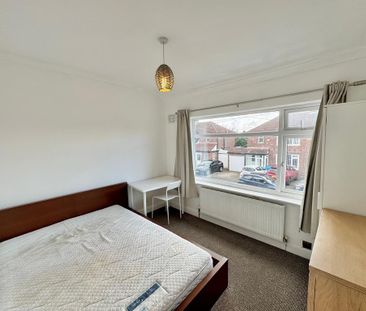 3 bedroom semi-detached house to rent - Photo 4