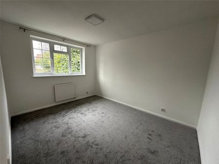 Connaught Road, Fleet, Hampshire, GU51 - Photo 4