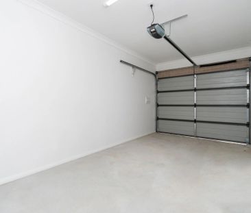 Modern 2-bedroom Villa in a Quiet, Convenient Location - Photo 2