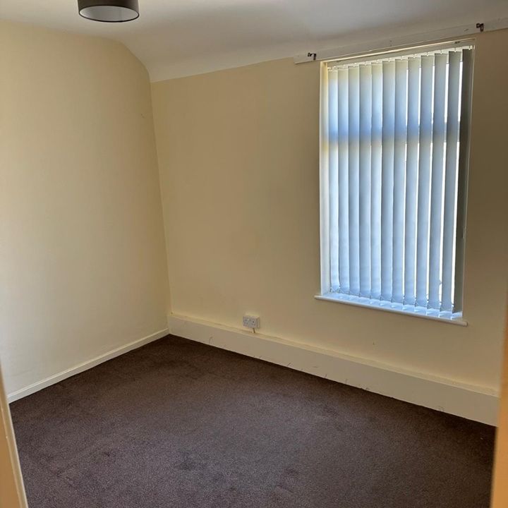 2 Bed Terraced House, Moore Street, L20 - Photo 1