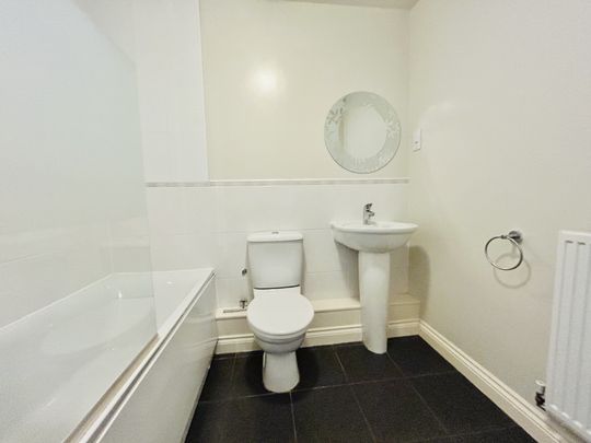 Sinfin Moor Lane, Derby, Chellaston - Photo 1