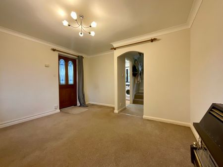 2 bedroom Semi-Detached House to let - Photo 2