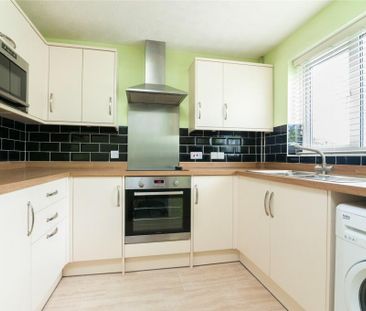 3 bedroom semi-detached house to rent - Photo 4