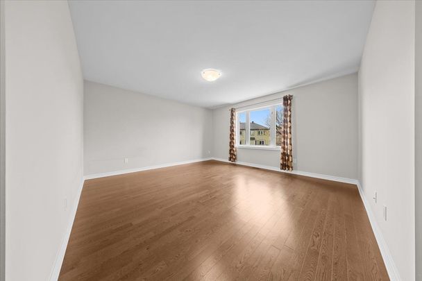 For Lease - 20 Cento Way, Stittsville - Munster - Richmond, Ontario - Photo 1