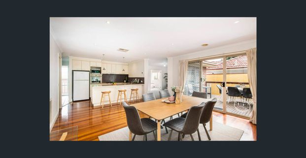 CHARMING & TIMELESS 3 BEDROOM UNIT - Photo 1