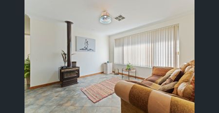 Stunning family home with established gardens - Photo 4