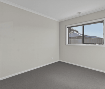 Spacious Family Home with Dual Ensuites in Prime Court Location - Photo 1