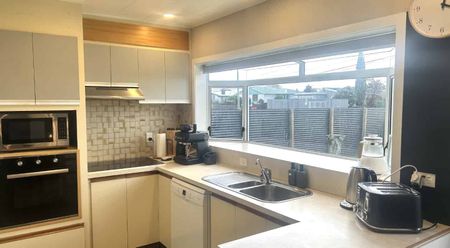 THE PERFECT FAMILY HOME - Photo 3
