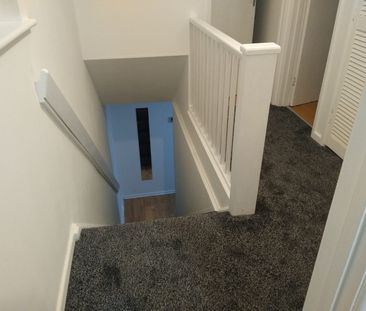 3 Bed Semi-Detached House, Eastpark Close, M13 - Photo 6