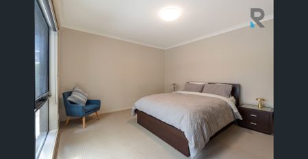 IMMACULATE, SPACIOUS AND IN A PRIME LOCATION - Photo 3