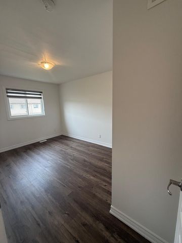 For Lease - 140 Monarch Street, Welland, Ontario - Photo 4