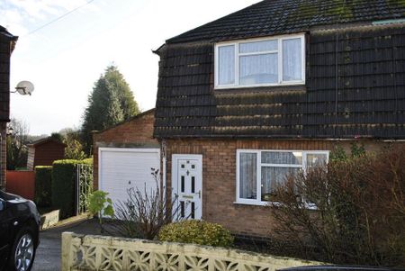 2 bedroom semi-detached house to rent - Photo 5